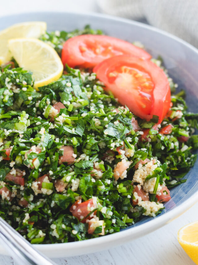 Arabic Salad with Simple Dressing - Hungry Paprikas