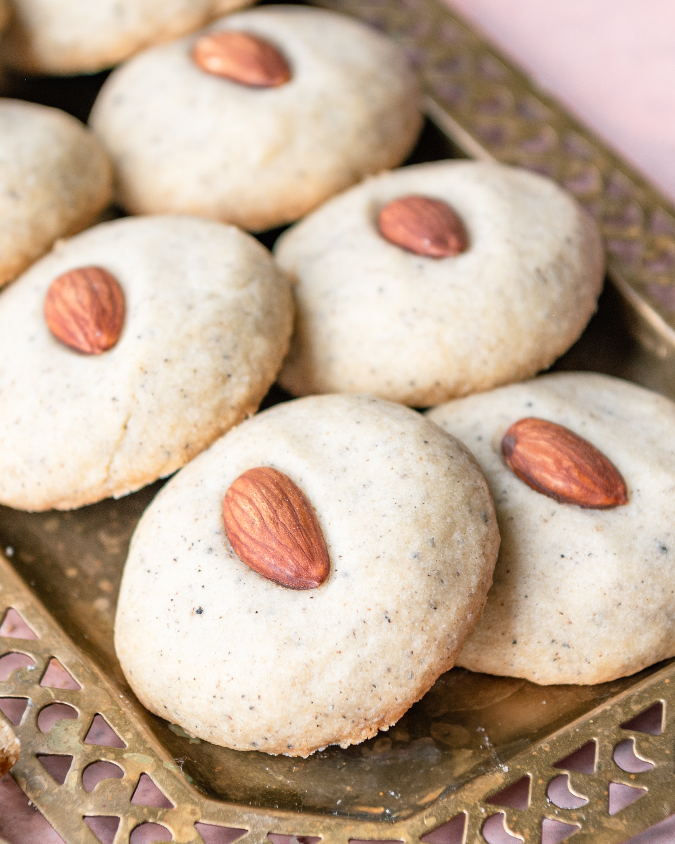 Buttery Cardamom Spice Shortbread Cookies