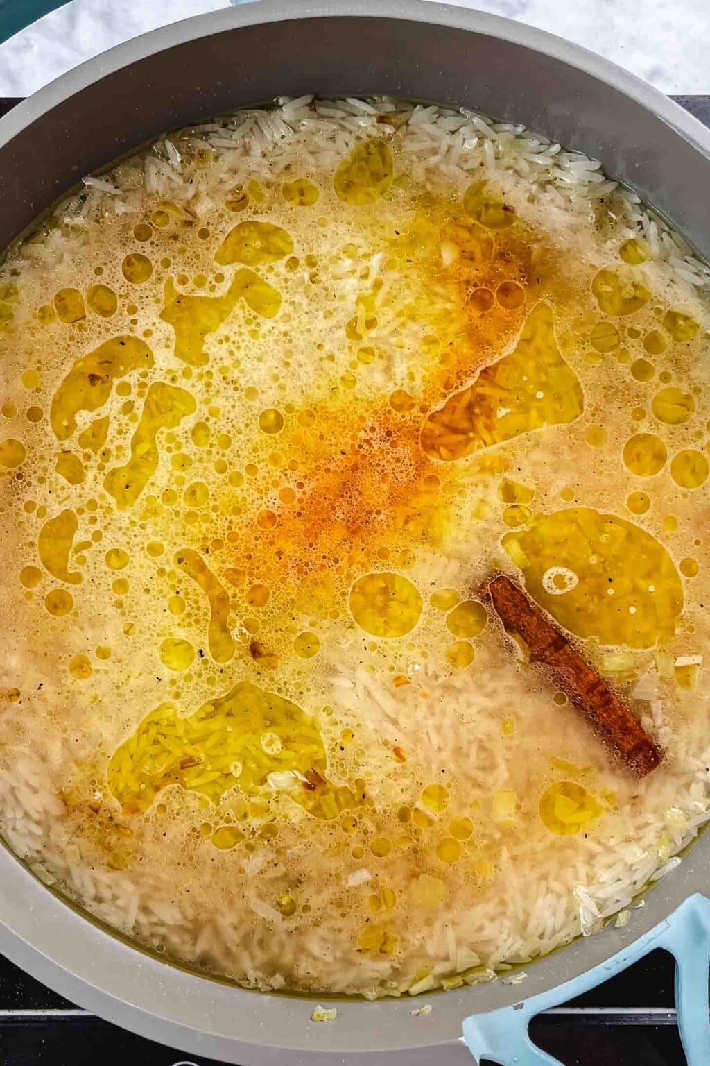 30-Min Fluffy Saffron Rice (Basmati) - Hungry Paprikas